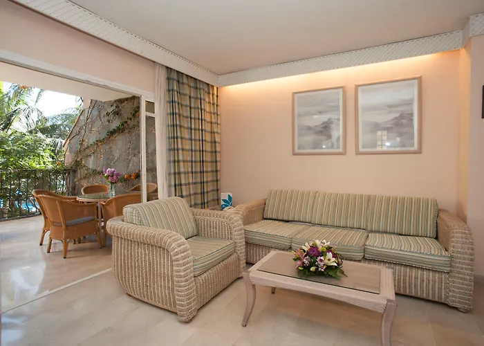 Szálloda Palm Oasis 3*