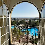 Hotel Palm Oasis