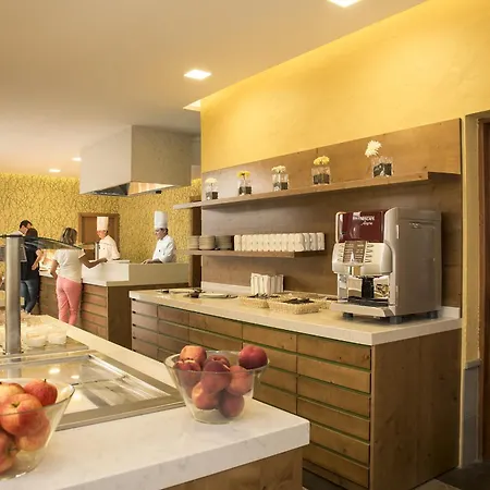 ホテル パーム オアシス 3*