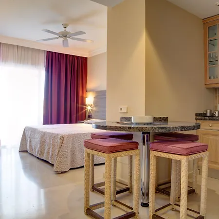 Hotel Palm Oasis